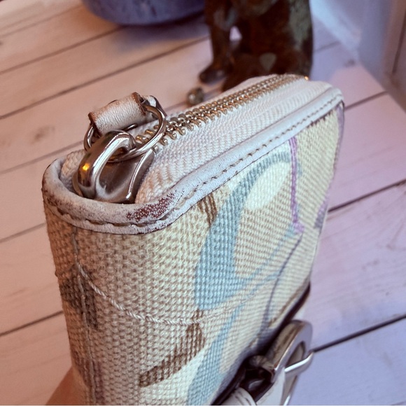 COACH | Soho Optic Linen Wallet - Picture 9 of 16